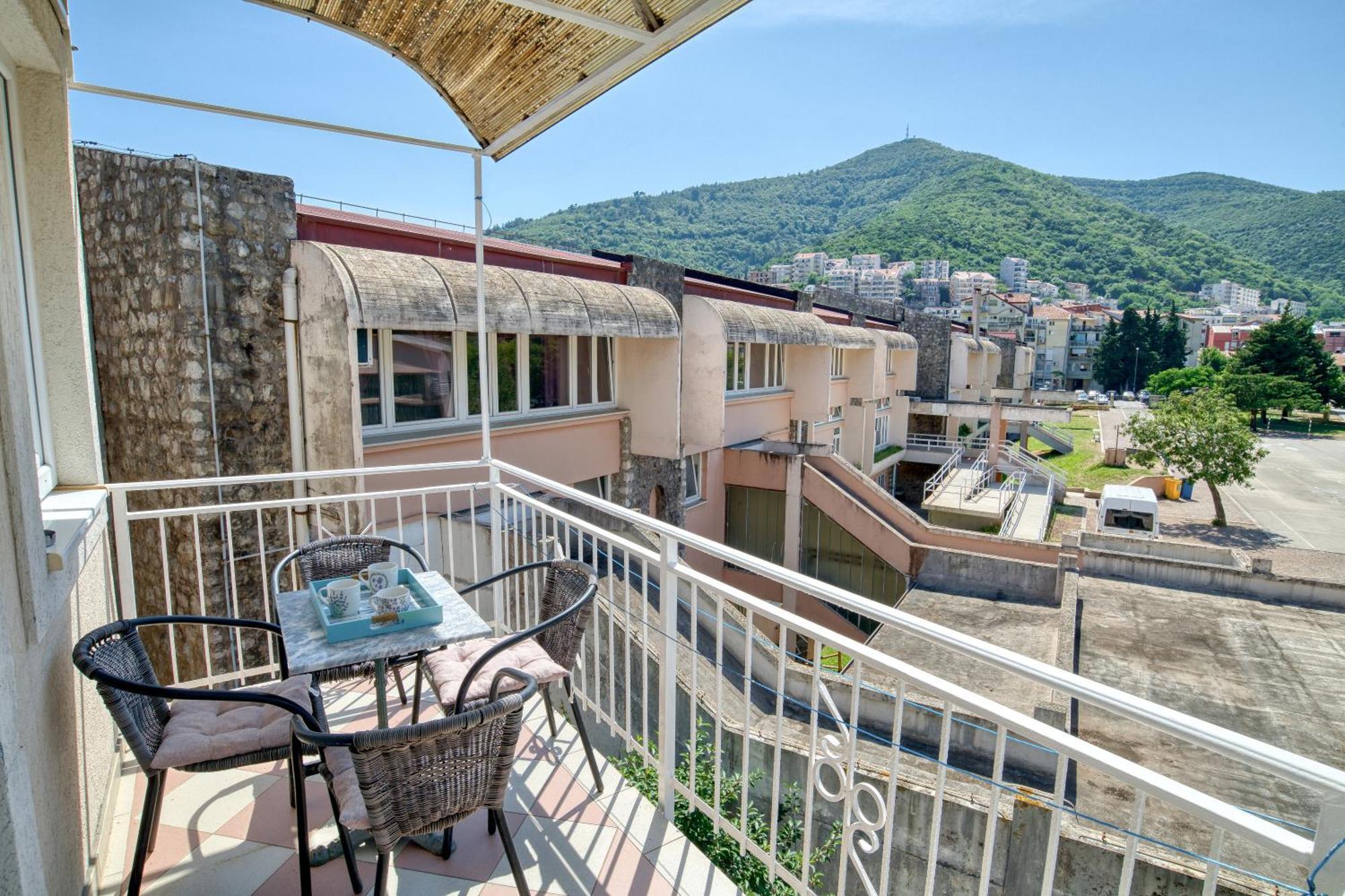 Apartments Elena Budua Esterno foto